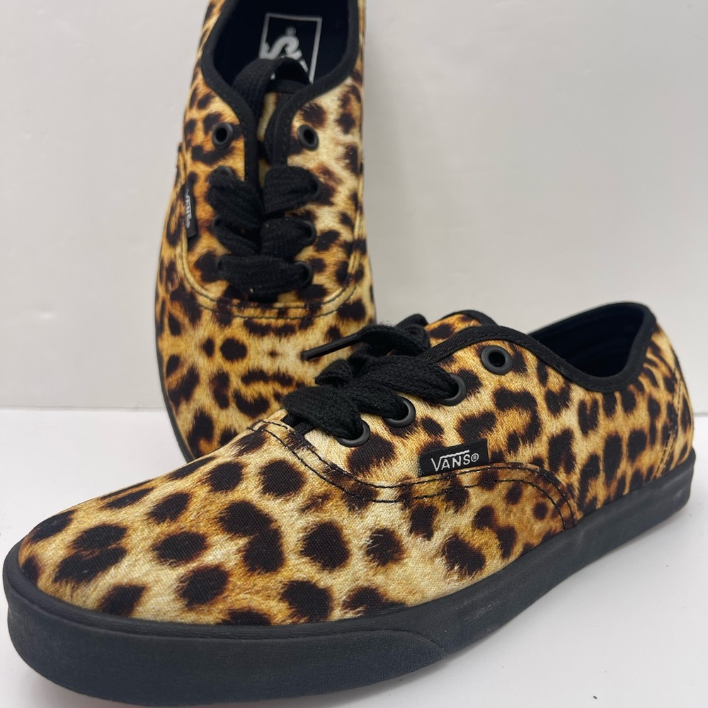 Vans Men’s Authentic Lowpro Sneakers 
Leopard 
Lifestyle, Low Profile - Picture 12 of 16